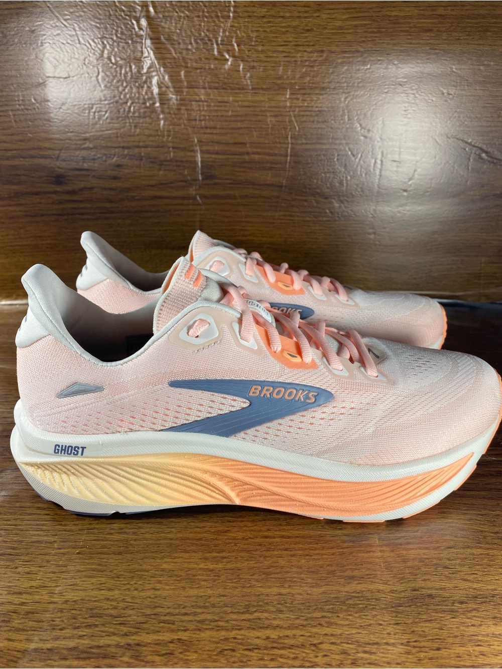 Brooks Ghost 18 women’s shoe size 8 wide